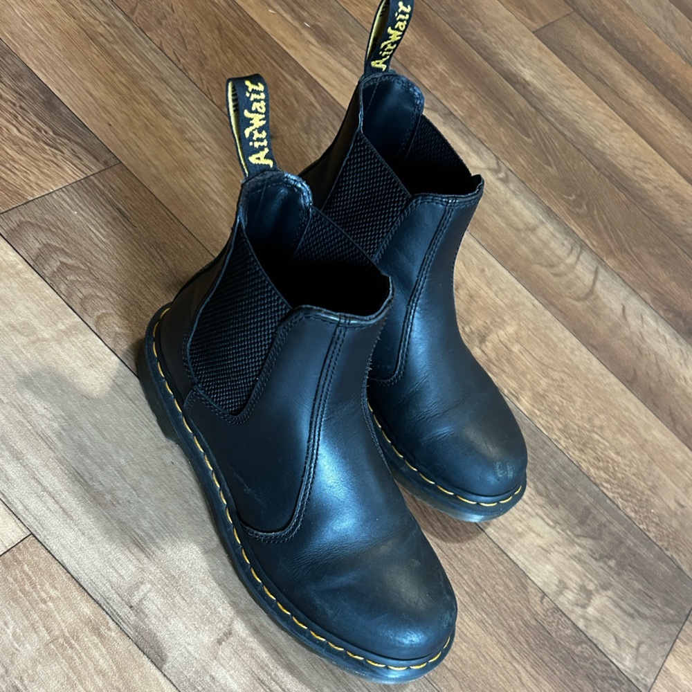Dr Marten Women’s Chelsea Boot, size 7